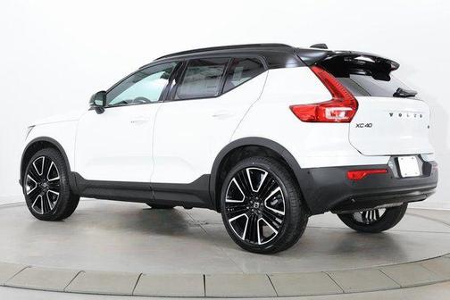 Crystal White 2026 Volvo XC40 Black Edition Ultra, B5 AWD Gas (mild hybrid)