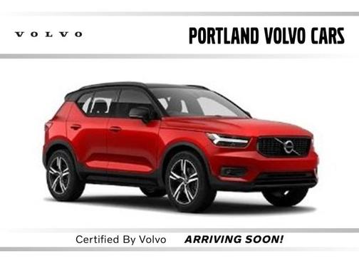 2024 Volvo XC40 B5 Plus Bright Theme