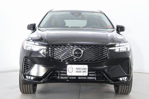 Onyx Black Metallic 2026 Volvo XC60 B5 Plus