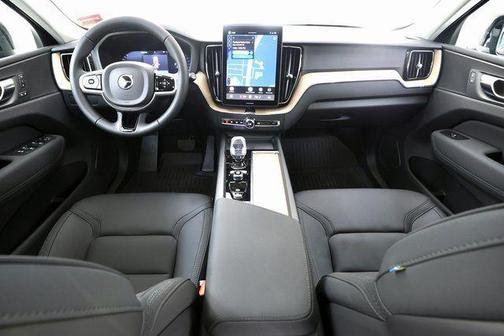 Onyx Black Metallic 2026 Volvo XC60 B5 Plus