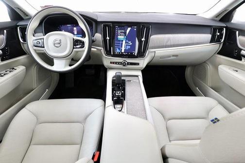 2023 Volvo S90 B6 Plus