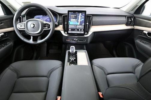 2025 Volvo XC90 B6 Plus 7-Seater