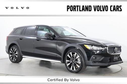 2024 Volvo V60 Cross Country B5 Ultimate