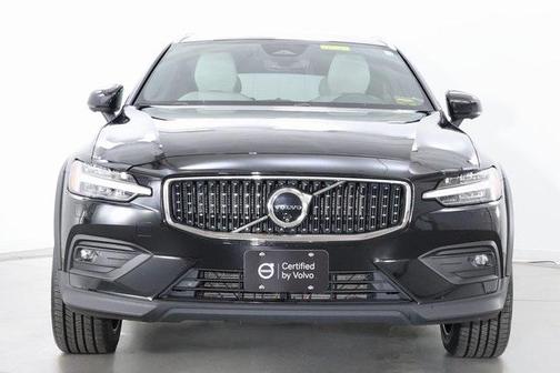 2024 Volvo V60 Cross Country B5 Ultimate