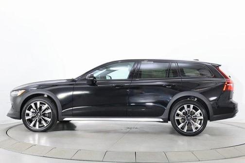2024 Volvo V60 Cross Country B5 Ultimate