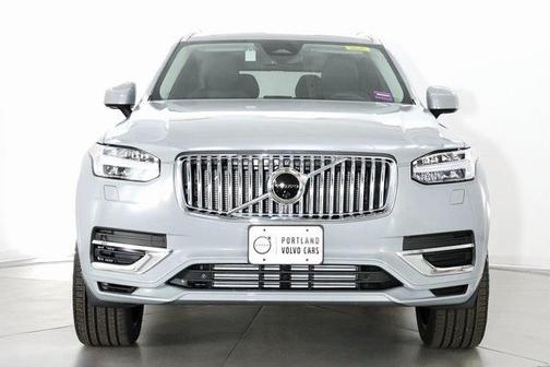 2025 Volvo XC90 Plug-In Hybrid Plus