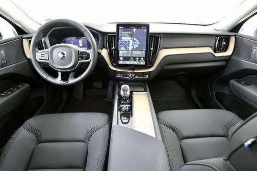 Aurora Silver 2026 Volvo XC60 B5 Plus