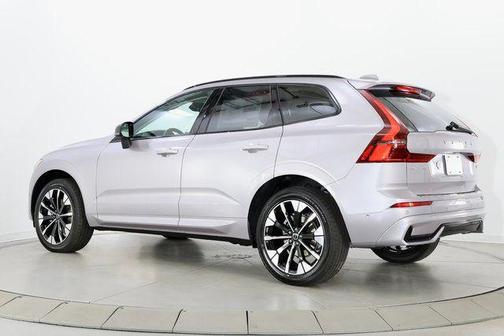 Aurora Silver 2026 Volvo XC60 B5 Plus