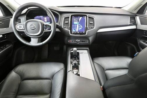 2023 Volvo XC90 B5 Core