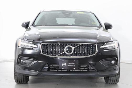 2024 Volvo V60 Cross Country B5 Plus