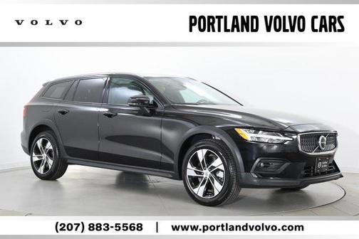 2024 Volvo V60 Cross Country B5 Plus