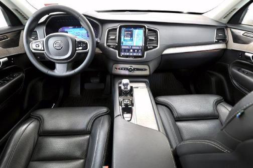 Onyx Black Metallic 2023 Volvo XC90 B6 Ultimate 7-Seater