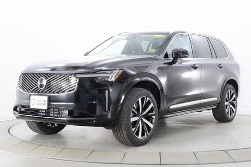 2025 Volvo XC90 B5 Core