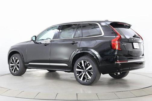 2025 Volvo XC90 B5 Core