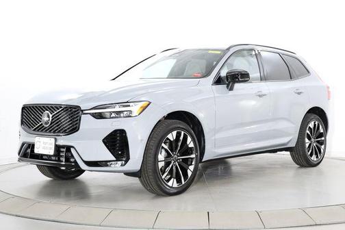 Vapour Grey Metallic 2026 Volvo XC60 B5 Plus