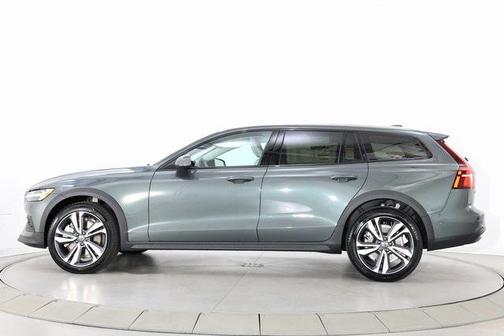 2026 Volvo V60 Cross Country B5 Plus