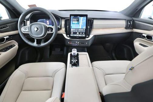 Crystal White Pearl 2026 Volvo XC90 Plus, B6 AWD Gas (mild hybrid), Gasoline, Bright, 7 Seats