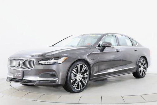 2022 Volvo S90 Recharge Plug-In Hybrid T8 R-Design