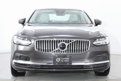 2022 Volvo S90 Recharge Plug-In Hybrid T8 R-Design