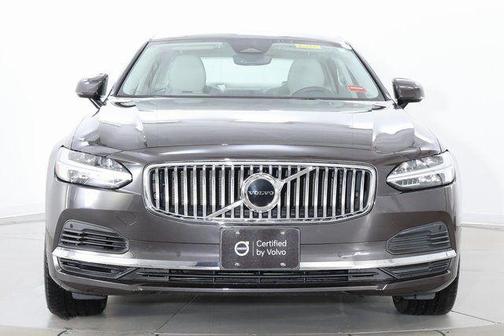 2022 Volvo S90 Recharge Plug-In Hybrid T8 R-Design