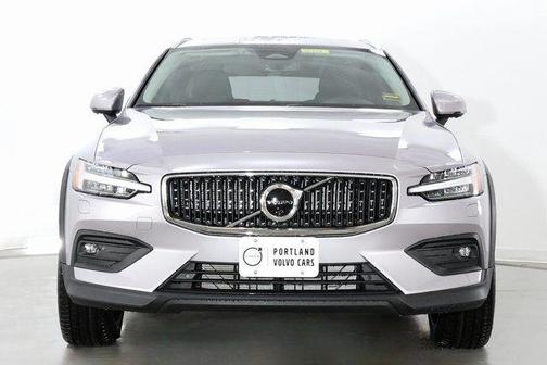 Aurora Silver 2026 Volvo V60 Cross Country Plus, B5 AWD Gas (mild hybrid)