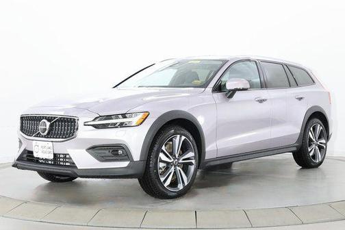 Aurora Silver 2026 Volvo V60 Cross Country Plus, B5 AWD Gas (mild hybrid)