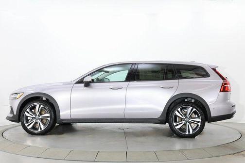 Aurora Silver 2026 Volvo V60 Cross Country Plus, B5 AWD Gas (mild hybrid)