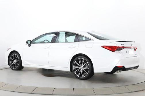 Wind Chill Pearl 2020 Toyota Avalon Touring