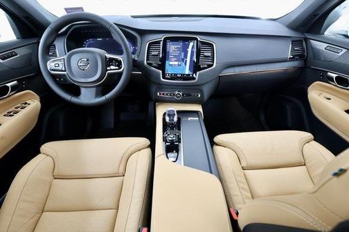 2025 Volvo XC90 Plug-In Hybrid Ultra