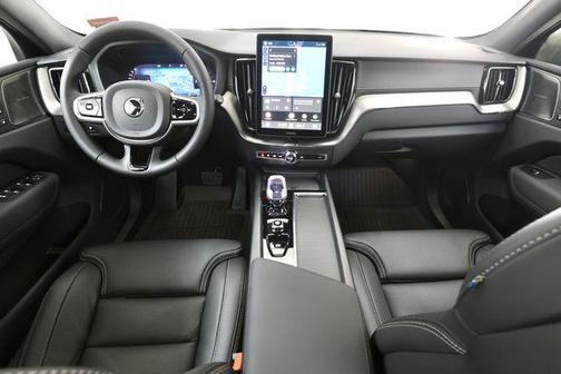 Onyx Black Metallic 2026 Volvo XC60 Plug-In Hybrid Black Edition Ultra, T8 AWD Electric/Gasoline, Dark