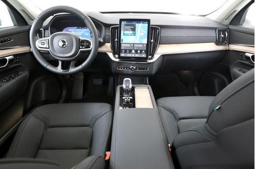 Vapour Grey Metallic 2026 Volvo XC90 Core, B5 AWD Gas (mild hybrid), Gasoline, Bright, 7 Seats