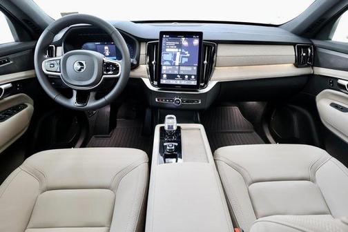 2026 Volvo XC90 B6 Plus 7-Seater