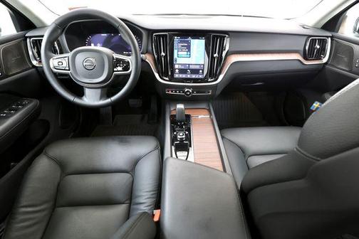 Denim Blue Metallic 2025 Volvo S60 B5 Plus
