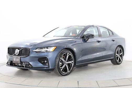 Denim Blue Metallic 2025 Volvo S60 B5 Plus