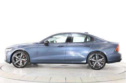 Denim Blue Metallic 2025 Volvo S60 B5 Plus