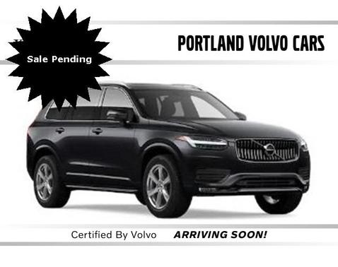 2022 Volvo XC90 T6 Momentum