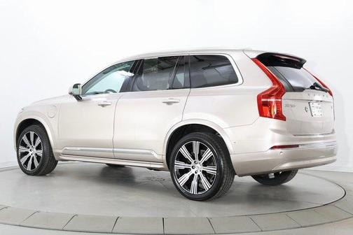 2024 Volvo XC90 Recharge Plug-In Hybrid T8 Plus 6-Seater