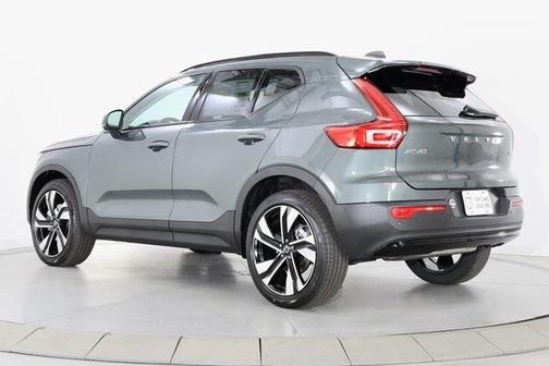 2026 Volvo XC40 B5 Ultra