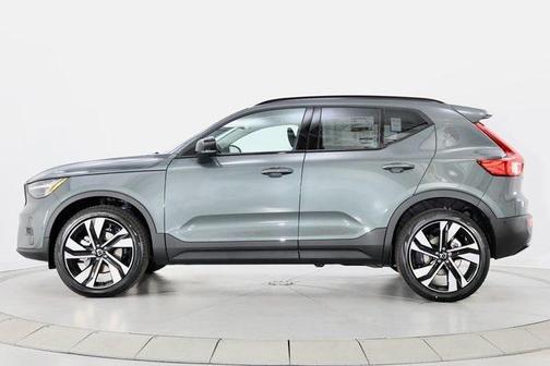 2026 Volvo XC40 B5 Ultra