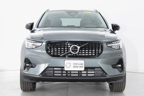 2026 Volvo XC40 B5 Ultra
