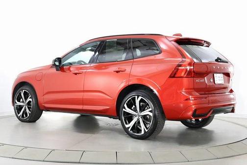 2022 Volvo XC60 Recharge Plug-In Hybrid T8 R-Design