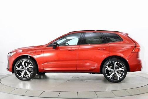 2022 Volvo XC60 Recharge Plug-In Hybrid T8 R-Design
