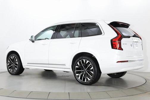2025 Volvo XC90 B5 Plus 7-Seater