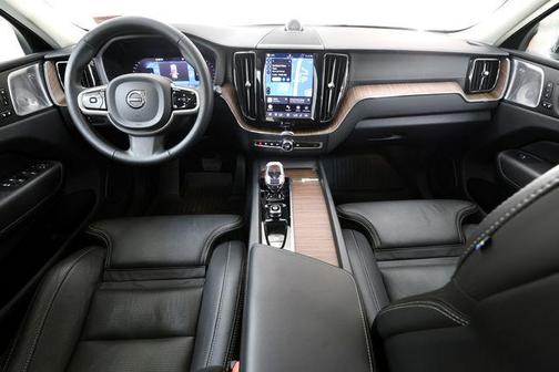 Thunder Grey Metallic 2023 Volvo XC60 B5 Ultimate Dark Theme