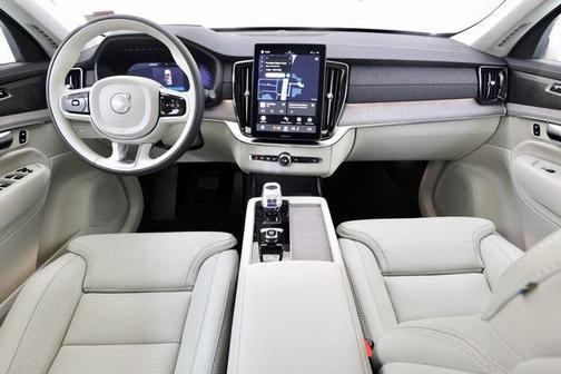 2026 Volvo XC90 Ultra, B6 AWD Gas (mild hybrid), Gasoline, Bright, 7 Seats