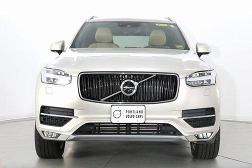 2018 Volvo XC90 T6 Momentum