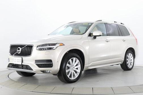 2018 Volvo XC90 T6 Momentum