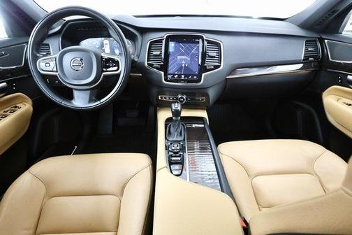 2018 Volvo XC90 T6 Momentum