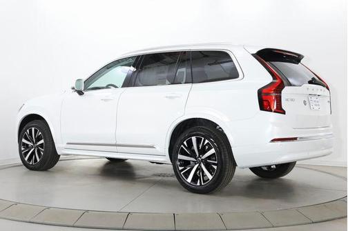 Crystal White Pearl 2026 Volvo XC90 Core, B5 AWD Gas (mild hybrid), Gasoline, Bright, 7 Seats