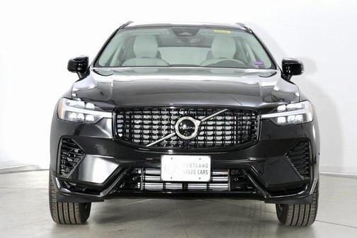 2025 Volvo XC60 Plug-In Hybrid T8 Plus